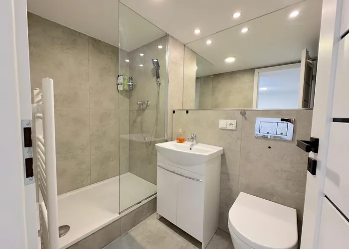 Krasny - 6 V Blizkosti Centra Bratislava