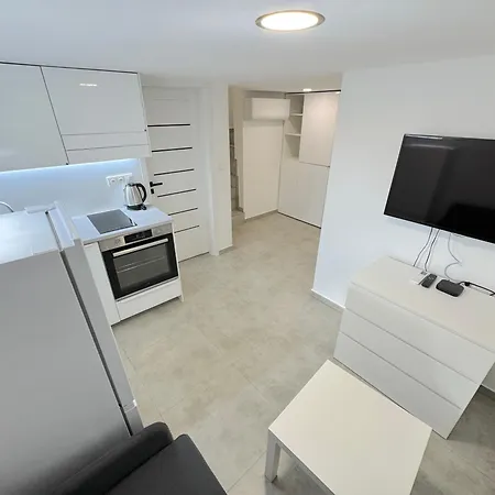 Lägenhet Krasny - 6 V Blizkosti Centra Bratislava